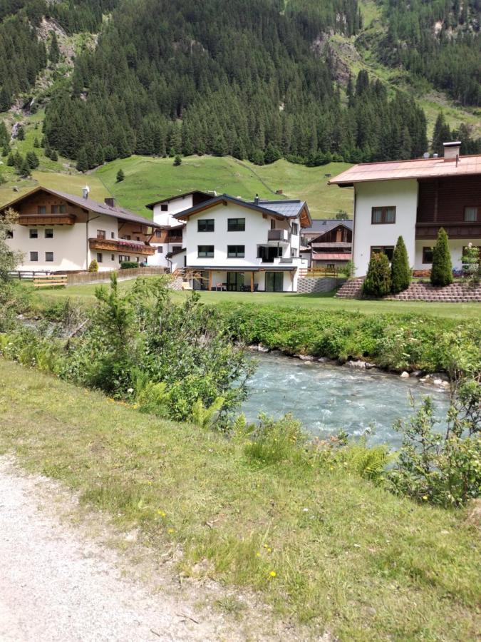 Apart Alpenjuwel Sankt Leonhard im Pitztal Esterno foto
