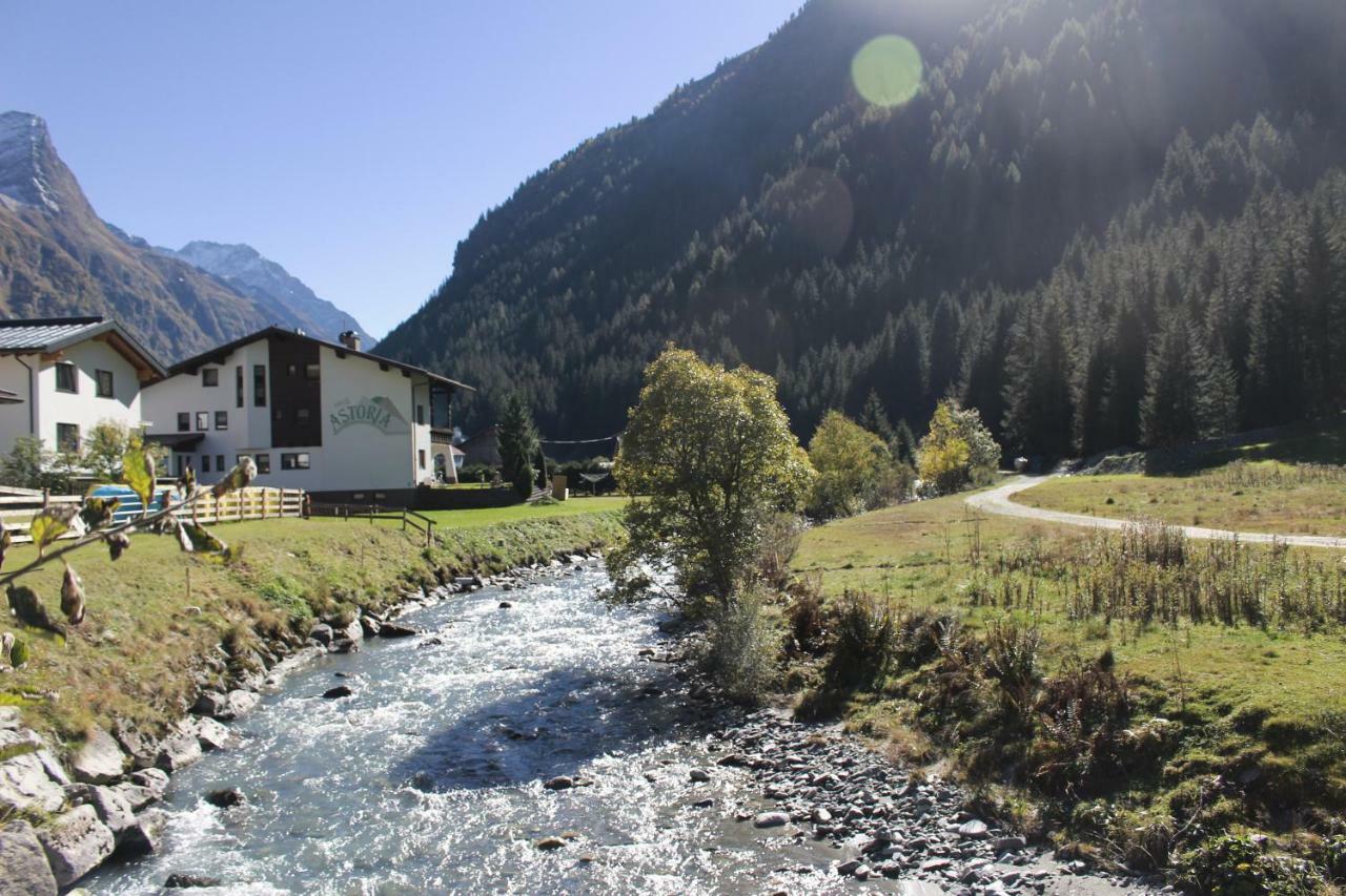 Apart Alpenjuwel Sankt Leonhard im Pitztal Esterno foto